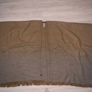 Roots shall/ scarf cover